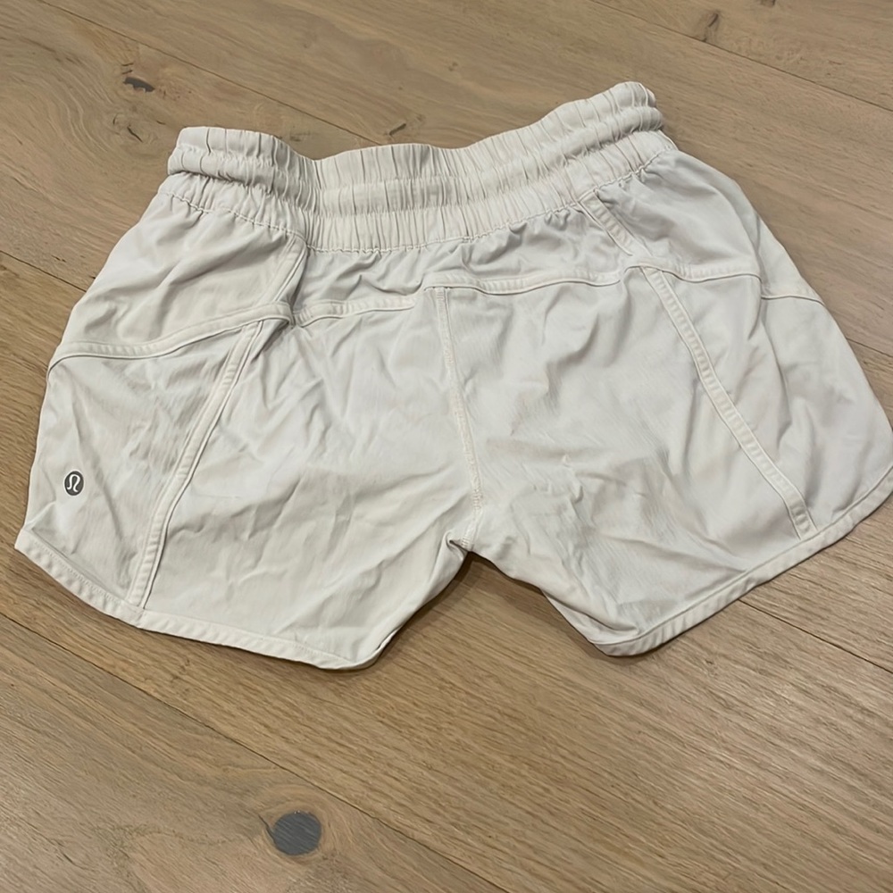 Lululemon white shorts with pocket!